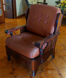 POLTRONA IN LEGNO E PELLE CONDIZIONI ECCELLENTI