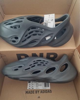 Adidas YEEZY FOAM RNR Carbon n. 46 nuove
