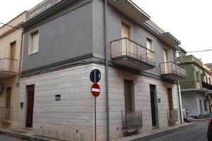 Casa Bifamiliare con Garage, Avola
