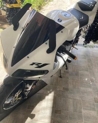 Yamaha R1