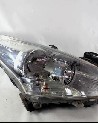 faro anteriore dx Peugeot 5008 dal 2009 al 2015.