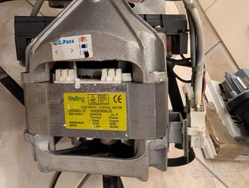 Motore originale lavatrice Indesit Wixl 105