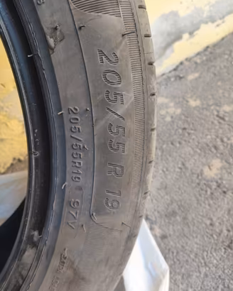 Michelin 205/55 R19 Estive DOT 2023-Pari al nuovo