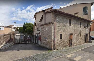 Box / Garage di 18 m² a Terni