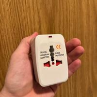 Adattatore universale da viaggio