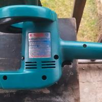 Tagliasiepi elettrica Makita modello UH 6300