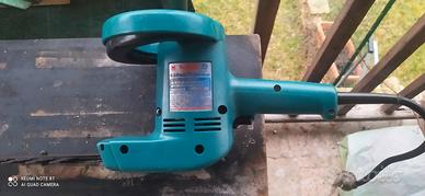 Tagliasiepi elettrica Makita modello UH 6300