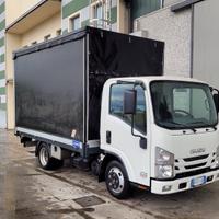 Autocarro usato centinato Isuzu M21