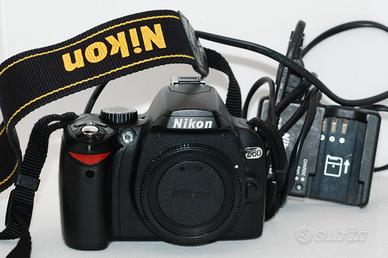 macchina fotografica reflex Nikon D60 CCD 10mpx
