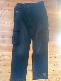 Pantaloni cargo neri stile utility / baggy