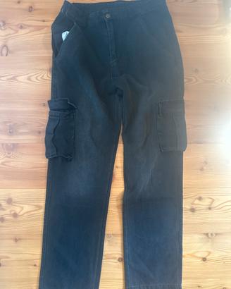 Pantaloni cargo neri stile utility / baggy