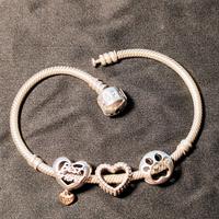 bracciale pandora con ciondoli charm
