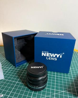 Lente 25 mm Newyi micro 4/3 f 1.8