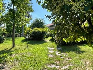 Albinea villa indi-te. mq 300 con parco mq 12.000