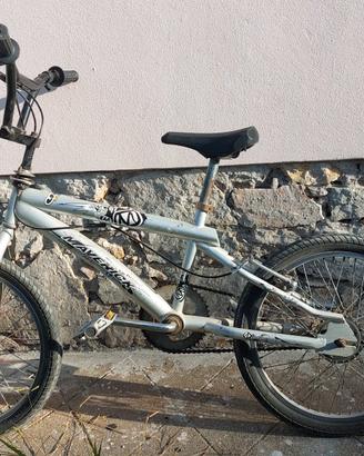 bicicletta bmx freestyle 360