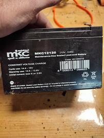 2 batterie 12 v per macchine bimbi