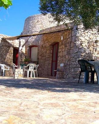 CASA IN PIETRA IMMERSA NEL GIARDINO a TORRE VADO