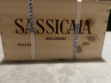 Sassicaia anno 2021 cassetta legno 100 punti RP