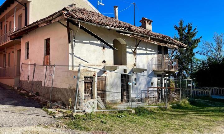 Rustico/Casale/Corte Monticello d'Alba [10BVRG]