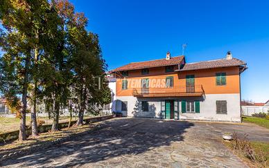 CASA INDIPENDENTE CON AMPIO GIOARDINO E TERRENO -
