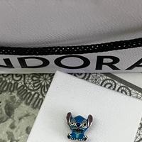 Charm pandora Stitch blu e rosa