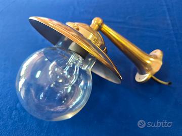 Lampada da esterno in ottone con globo di vetro