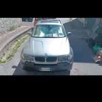 auto sub BMW X3 