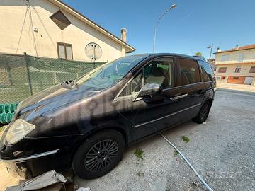 Lancia phedra 2008