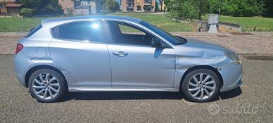 giulietta 2.0 jtdm2 LEGGERE ANNUNCIO