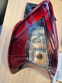 STOP FANALE  POSTERIORE DESTRO DX NISSAN MICRA K14