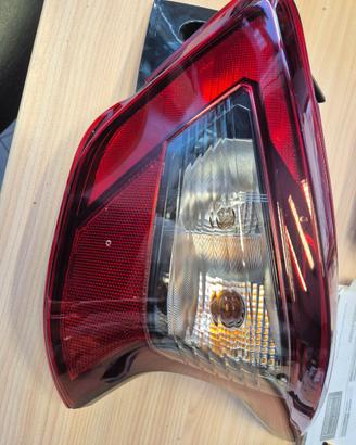 STOP FANALE  POSTERIORE DESTRO DX NISSAN MICRA K14