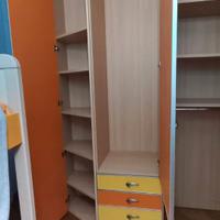 Cameretta con grande Cabina Armadio letti castello