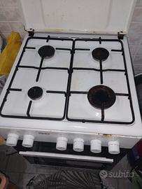 Cucinino a gas con 4 fuochi +forno