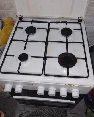 Cucinino a gas con 4 fuochi +forno