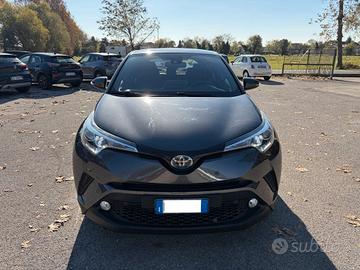 Toyota C-HR 1.8 Hybrid E-CVT Dynamic