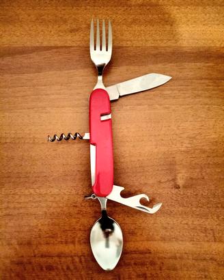 Posate pieghevoli multifunzione vintage 