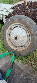 2 Gomme e cerchi Lambretta 50 Innocenti
