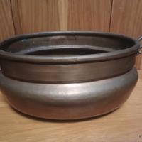 Antica pentola in rame a doppio manico 