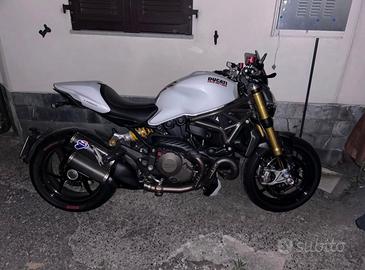 Ducati Monster 1200s