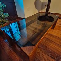 Tavolino da salotto in legno e vetro