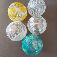 palline decorative all'uncinetto 