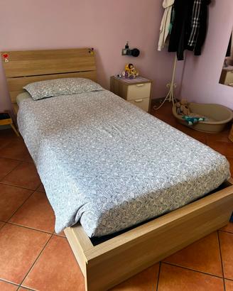 letto singolo contenitore  compreso di materasso 