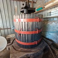 torchio in legno per uva