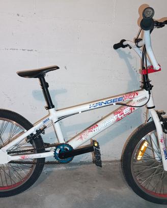Bicicletta BMX Whistle