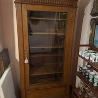 Credenza con vetrina in legno massello