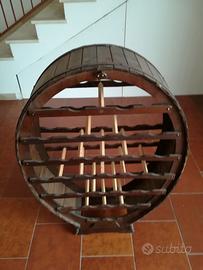 Cantinetta o mobile per conservare vini