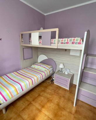 Cameretta con letto a castello