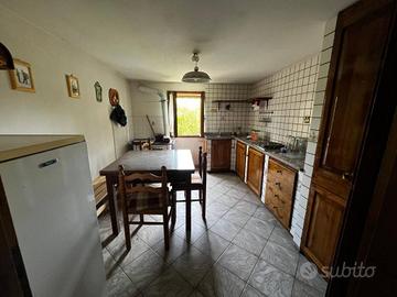 Villa di 250 m² con più di 5 locali e box auto a S
