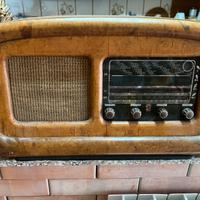 Radio antica in radica