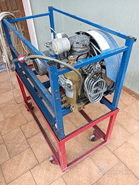 Compressore BAUER per bombole marine